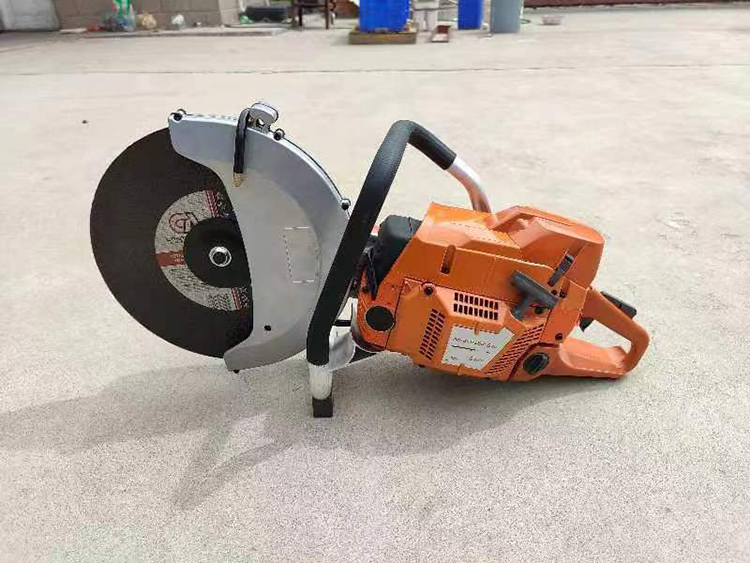 無齒鋸（（富世華原裝發(fā)動(dòng)機(jī)）